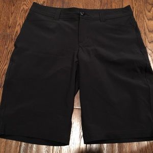 Eddie Bauer woman’s Bermuda shorts size 8